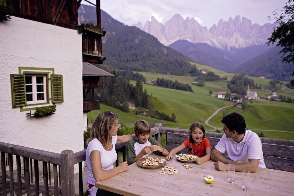 Hotel Tyrol Фунес Екстер'єр фото