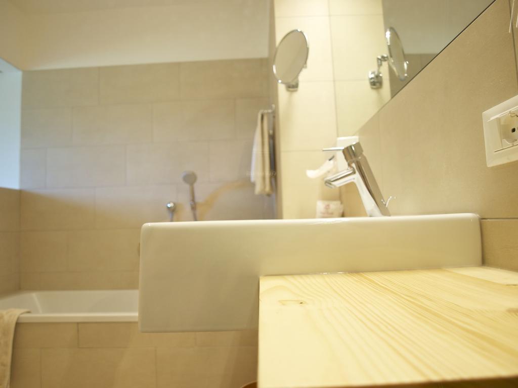 Hotel Tyrol Фунес Номер фото