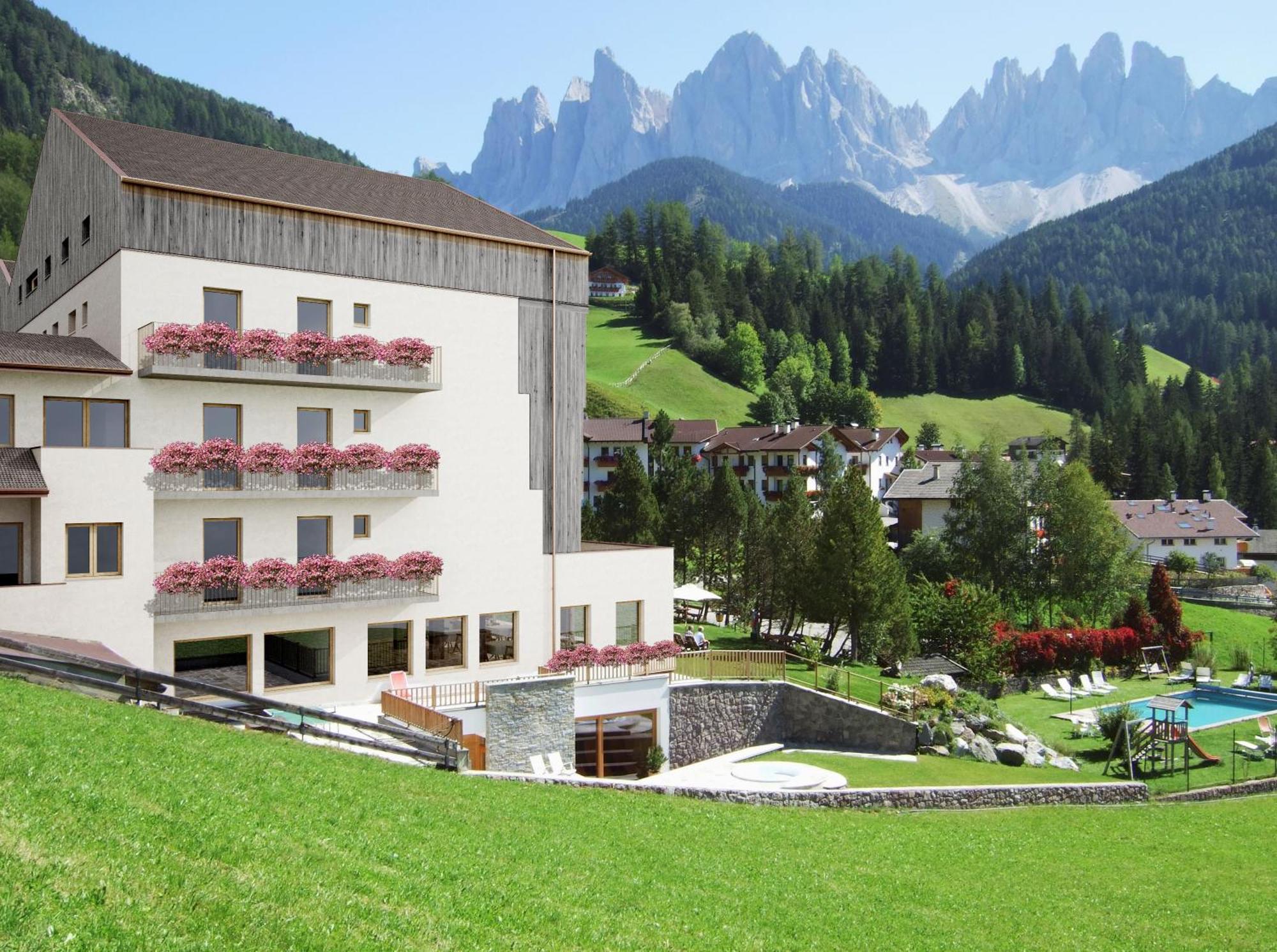 Hotel Tyrol Фунес Екстер'єр фото